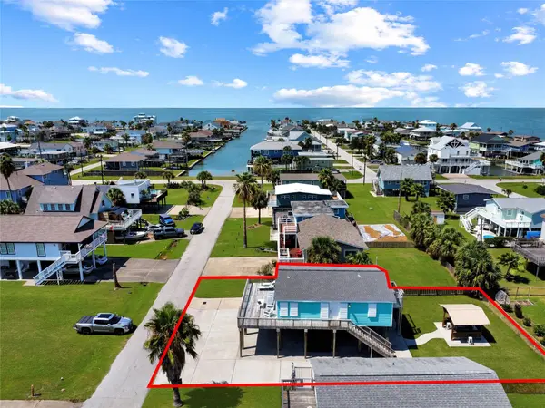 4003 Panola DR, Galveston, TX 77554