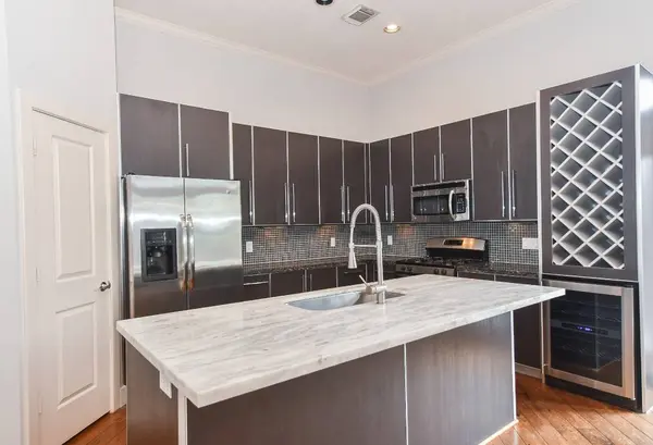 748 W 16th ST #B, Houston, TX 77008