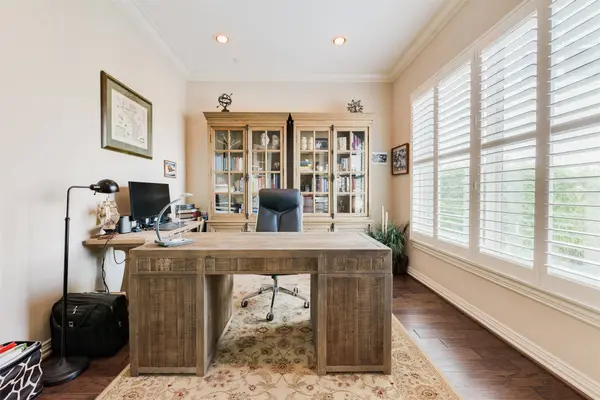 1826 Jade Hollow LN, Houston, TX 77077