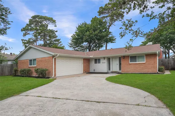 10010 Westview DR, Houston, TX 77055