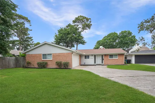 10010 Westview DR, Houston, TX 77055