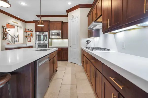 1826 Jade Hollow LN, Houston, TX 77077