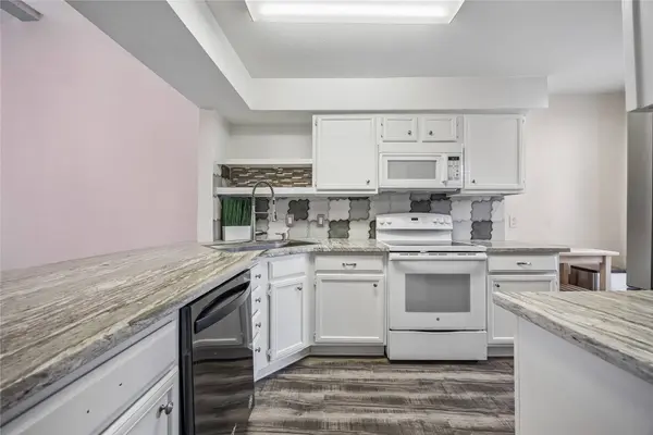 763 Bering DR #B, Houston, TX 77057