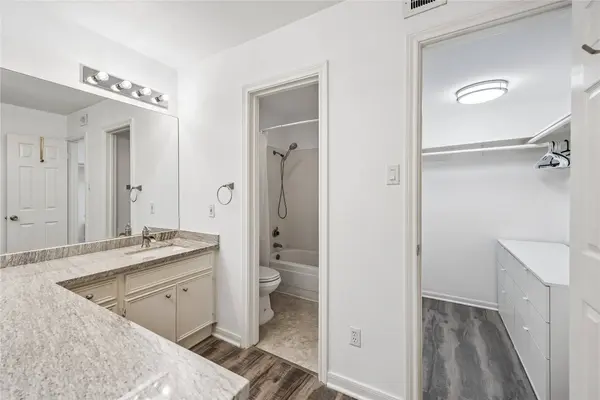 763 Bering DR #B, Houston, TX 77057