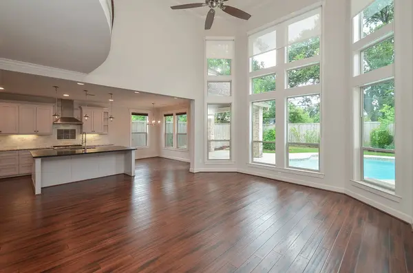 5413 De Milo DR, Houston, TX 77092