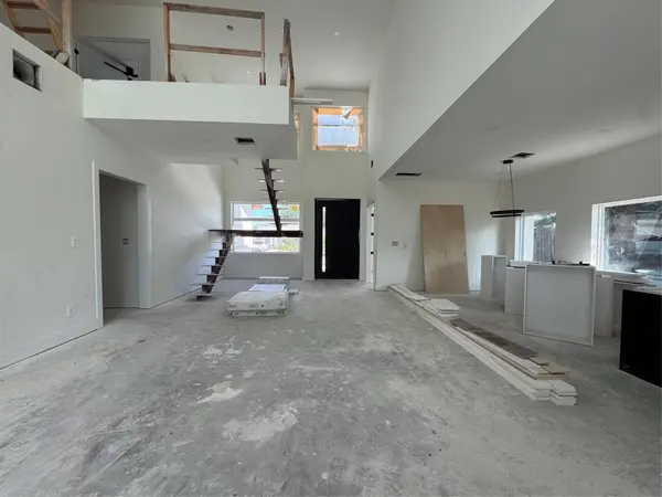 8005 Ridgeview DR, Houston, TX 77055