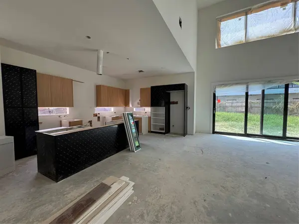 8005 Ridgeview DR, Houston, TX 77055