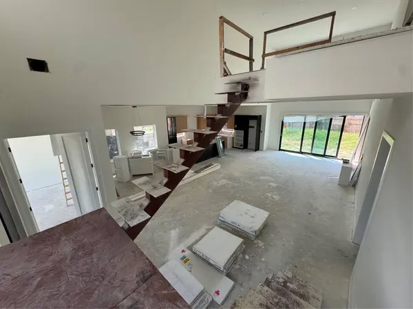 8005 Ridgeview DR, Houston, TX 77055