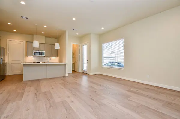 2305 Silva Park LN, Houston, TX 77091