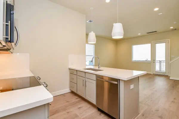 2305 Silva Park LN, Houston, TX 77091