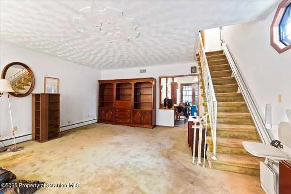 217 Hickory ST, Peckville, PA 18452