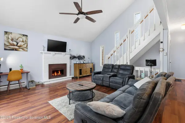 1379 Winding WAY, Tobyhanna, PA 18466