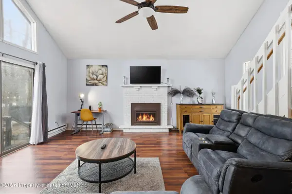 1379 Winding WAY, Tobyhanna, PA 18466