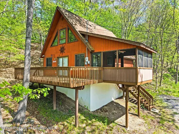 250 Brentwood DR, Bushkill, PA 18324