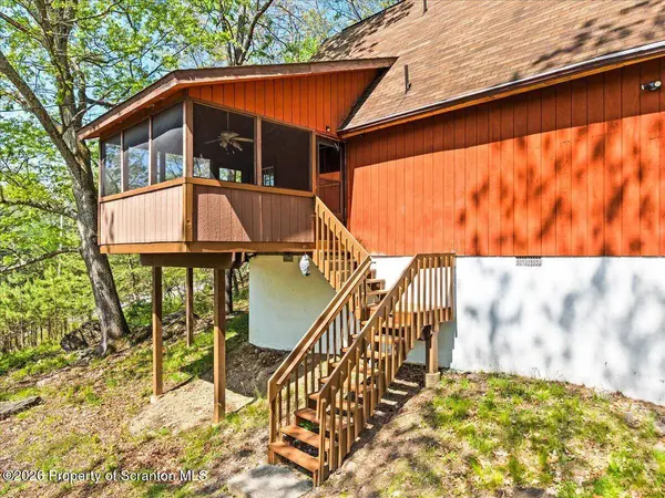 250 Brentwood DR, Bushkill, PA 18324