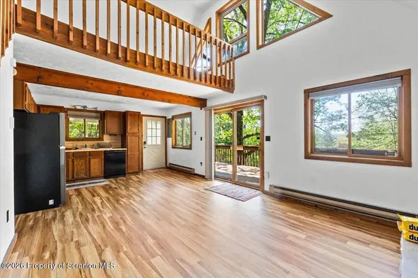 250 Brentwood DR, Bushkill, PA 18324