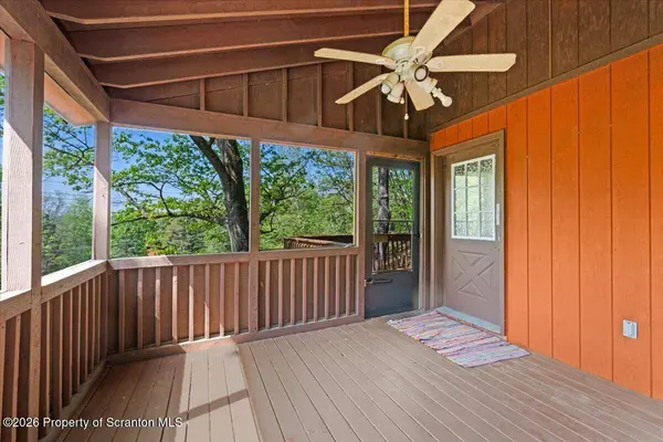 250 Brentwood DR, Bushkill, PA 18324