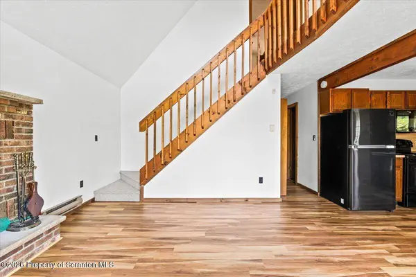 250 Brentwood DR, Bushkill, PA 18324