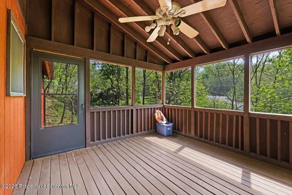 250 Brentwood DR, Bushkill, PA 18324