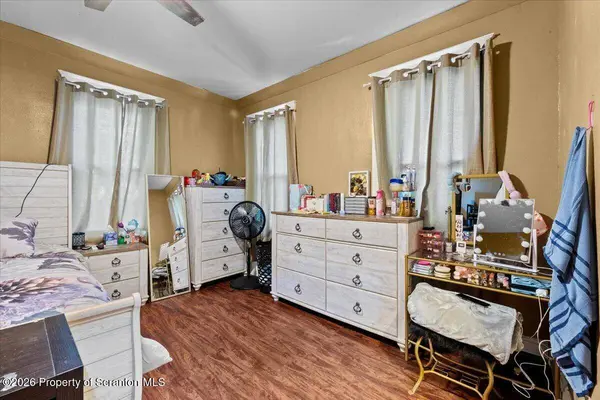 22 9th AVE, Carbondale, PA 18407