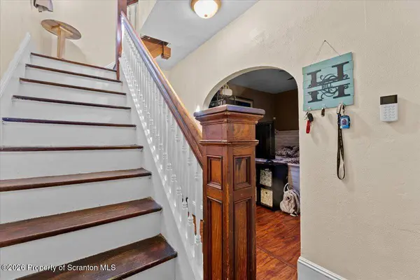 22 9th AVE, Carbondale, PA 18407