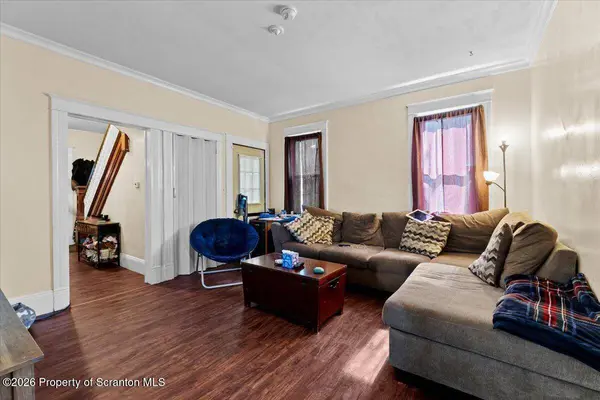 22 9th AVE, Carbondale, PA 18407