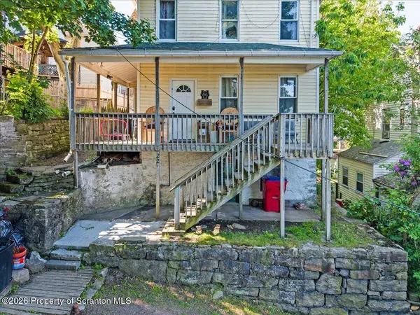 22 9th AVE, Carbondale, PA 18407