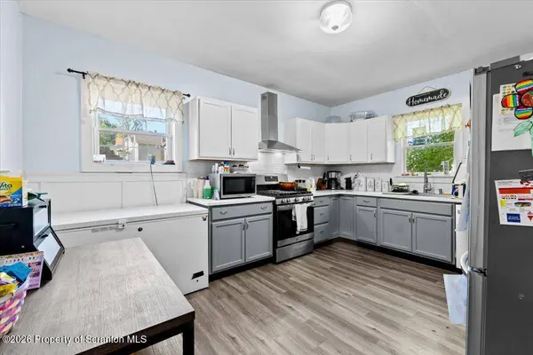 22 9th AVE, Carbondale, PA 18407