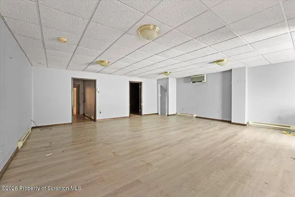 810 George ST, Throop, PA 18512