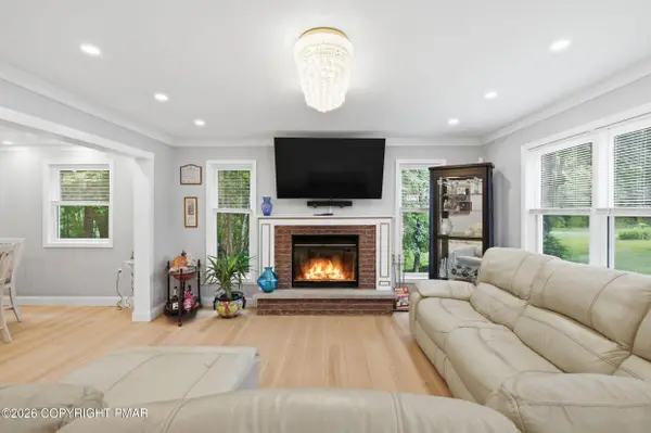 284 Mary ST, East Stroudsburg, PA 18301