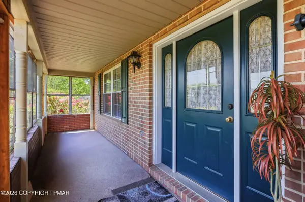 116 Overlook DR, Saylorsburg, PA 18353