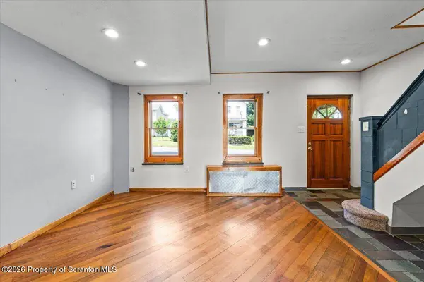 334 Washington AVE, Jermyn, PA 18433