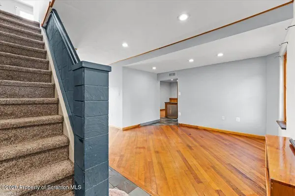 334 Washington AVE, Jermyn, PA 18433