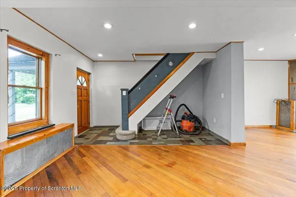 334 Washington AVE, Jermyn, PA 18433