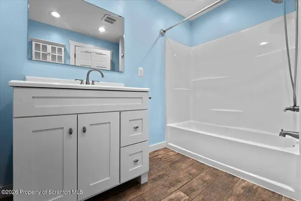 334 Washington AVE, Jermyn, PA 18433