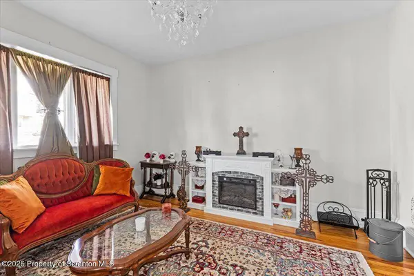 618 N Bromley AVE, Scranton, PA 18504