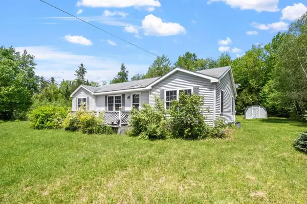 71 Aspen LN, Danbury, NH 03230