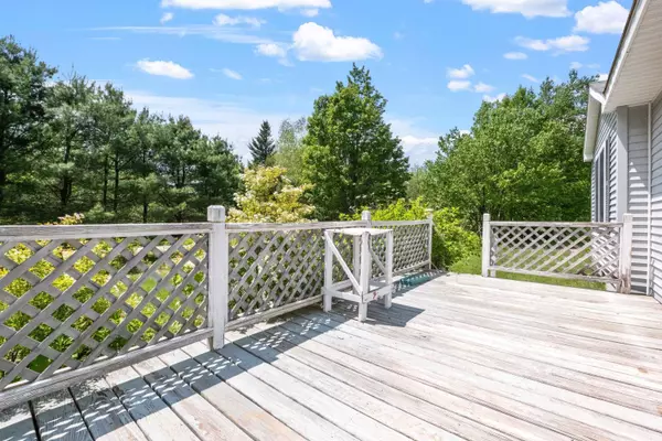 71 Aspen LN, Danbury, NH 03230