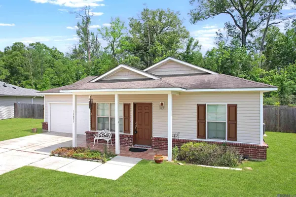 22832 Lafourche Ln, Denham Springs, LA 70726