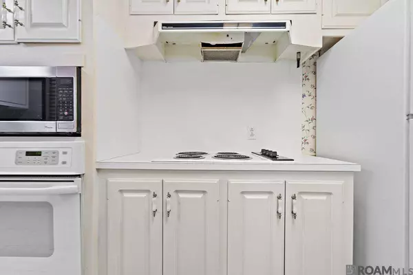 9141 Woodbine St, Baton Rouge, LA 70815