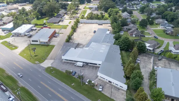 947 Florida Ave SW, Denham Springs, LA 70726-4339