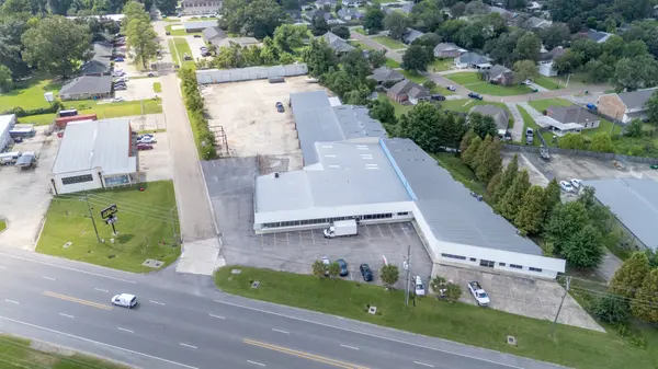 947 Florida Ave SW, Denham Springs, LA 70726-4339