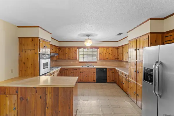 966 Landwood Dr, Baton Rouge, LA 70806