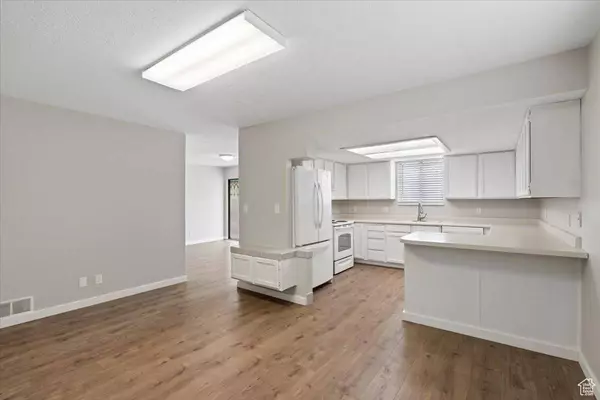 305 E PARK CREEKE LN, South Salt Lake, UT 84115