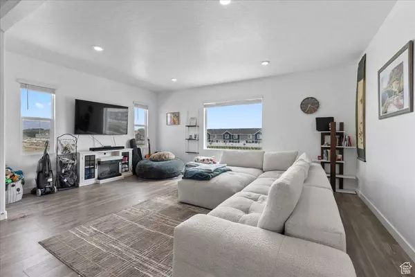 1098 E VESSEL CT, Saratoga Springs, UT 84045