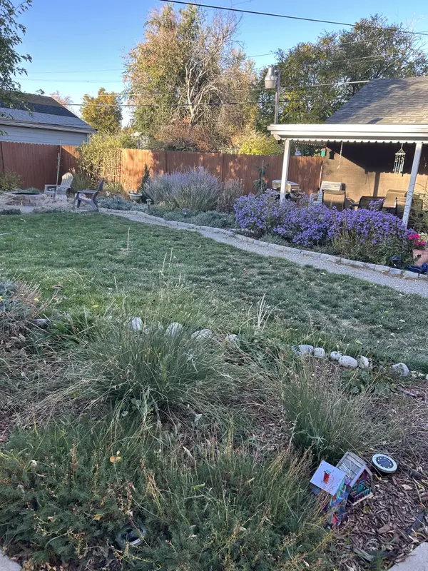 923 Geneva St, Aurora, CO 80010-3942