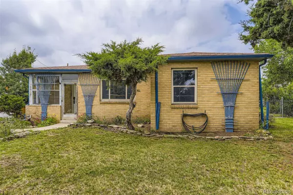 10040 W 13th PL, Lakewood, CO 80215