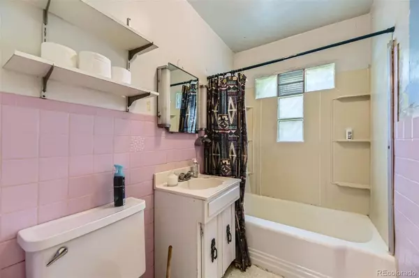 10040 W 13th PL, Lakewood, CO 80215