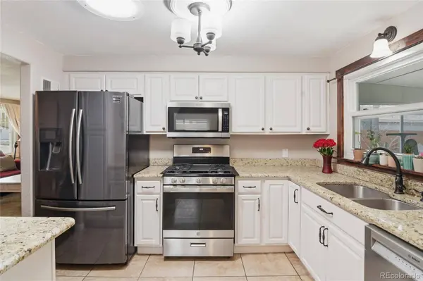 923 Geneva ST, Aurora, CO 80010
