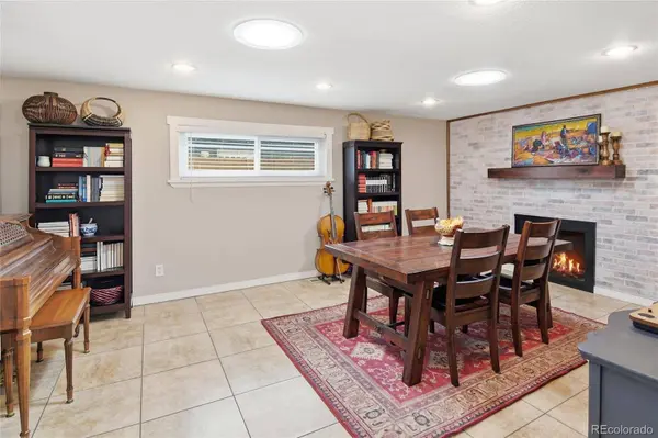 923 Geneva ST, Aurora, CO 80010